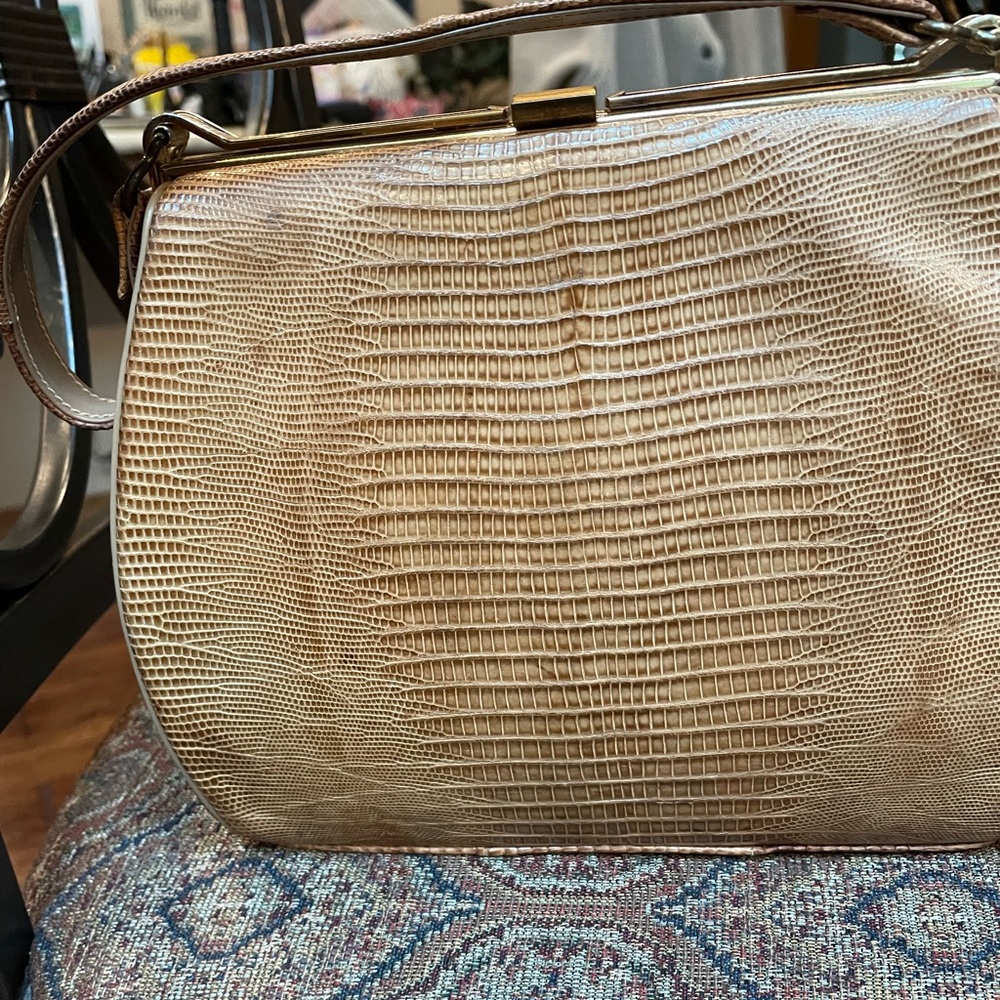 Elegant Tan Leather Handbag